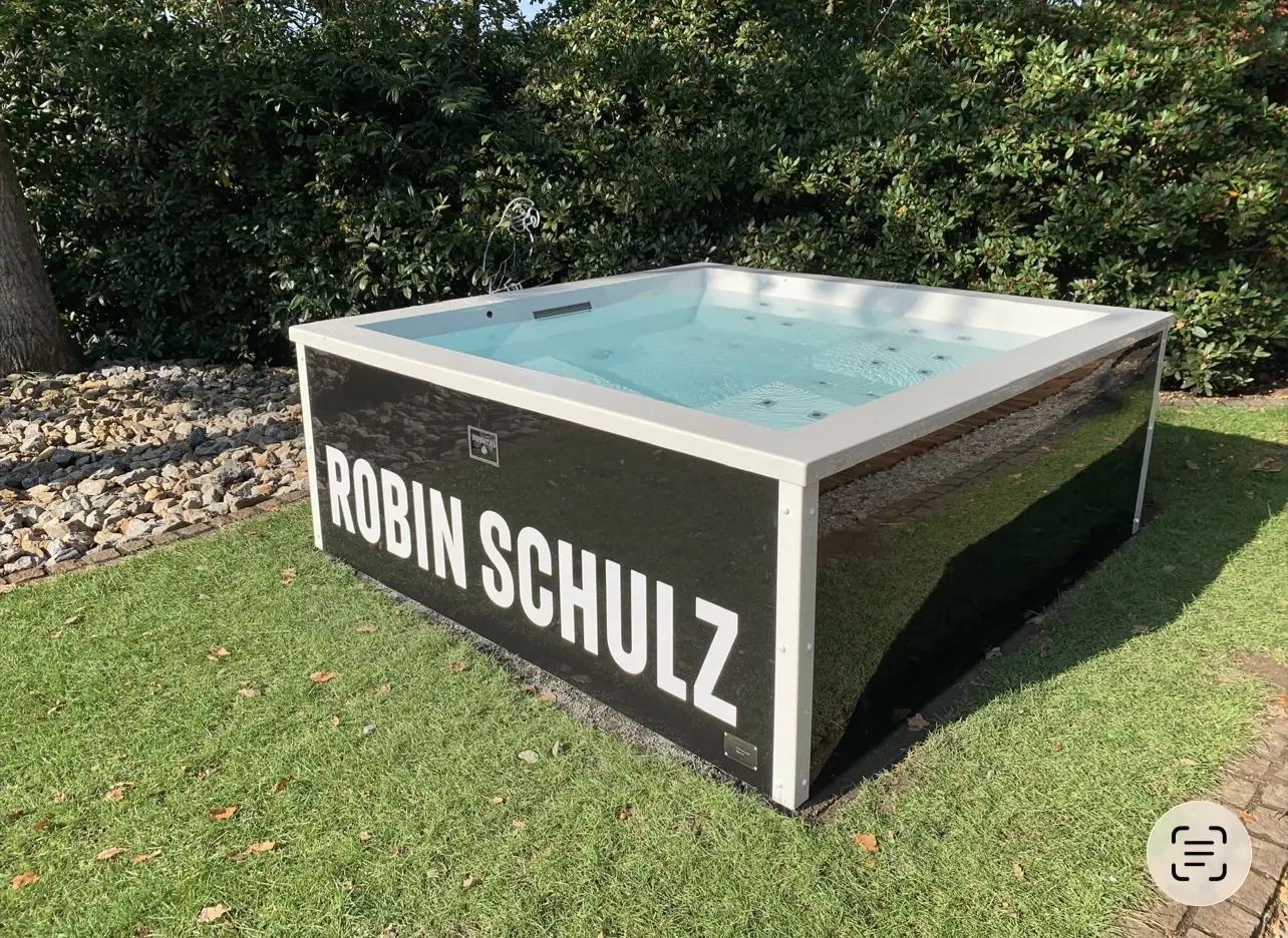 Minipiscina INFINITAS con scritta personalizzata “Robin Schulz”